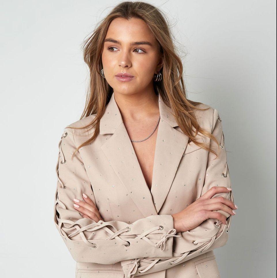 Blazer met steentjes en vetermouwen | Beige