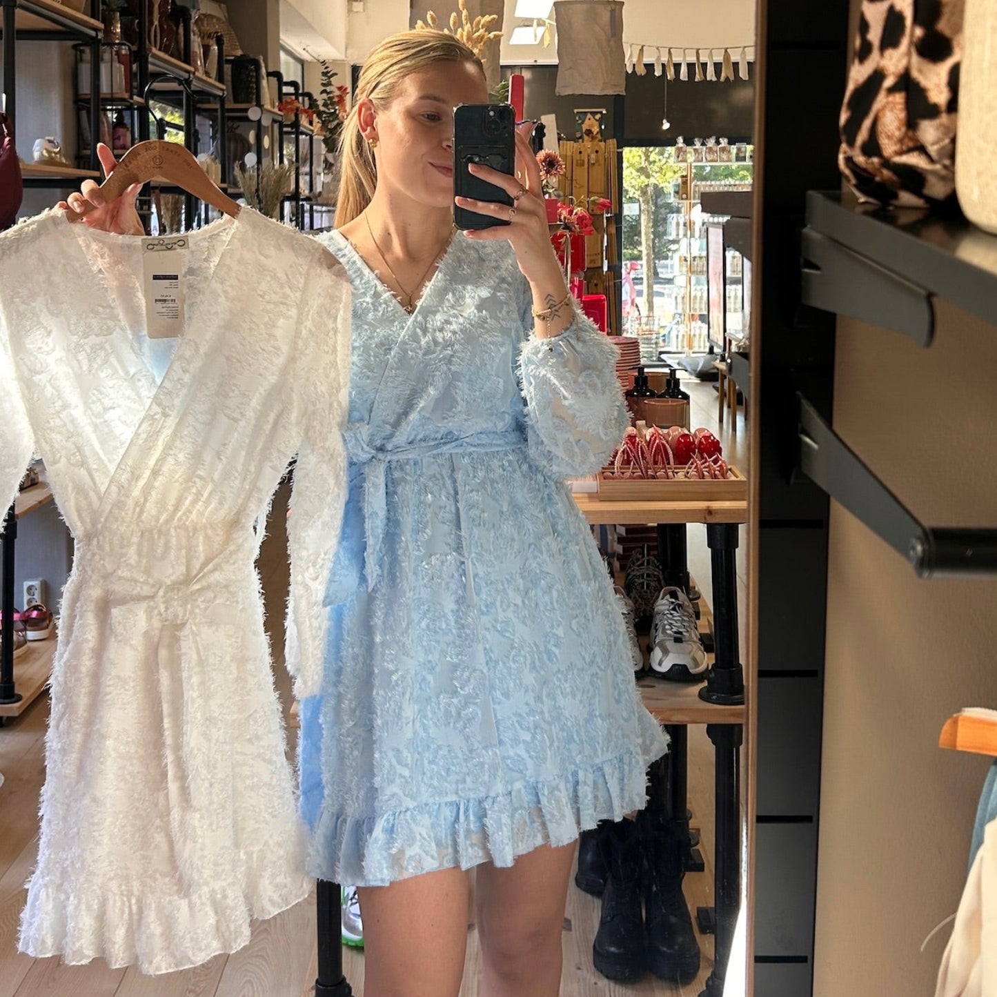 Vera Jurk Sky Blue en wit