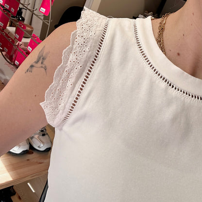 Femke Embroidery Top Wit 