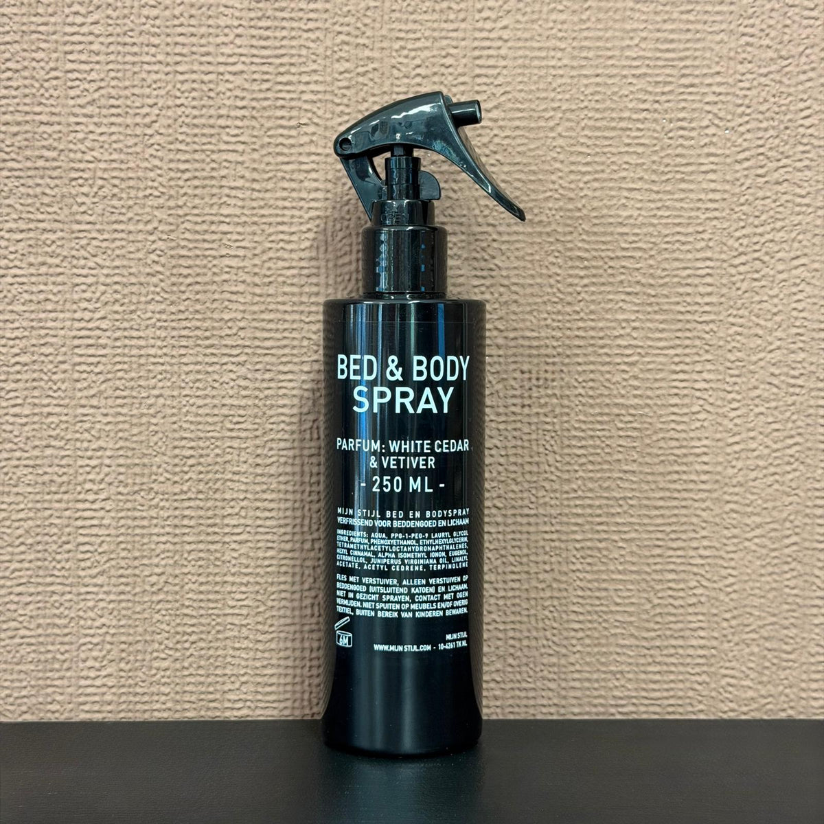Mijn Stijl Bed en Bodyspray White Cedar en Vetiver 250ml