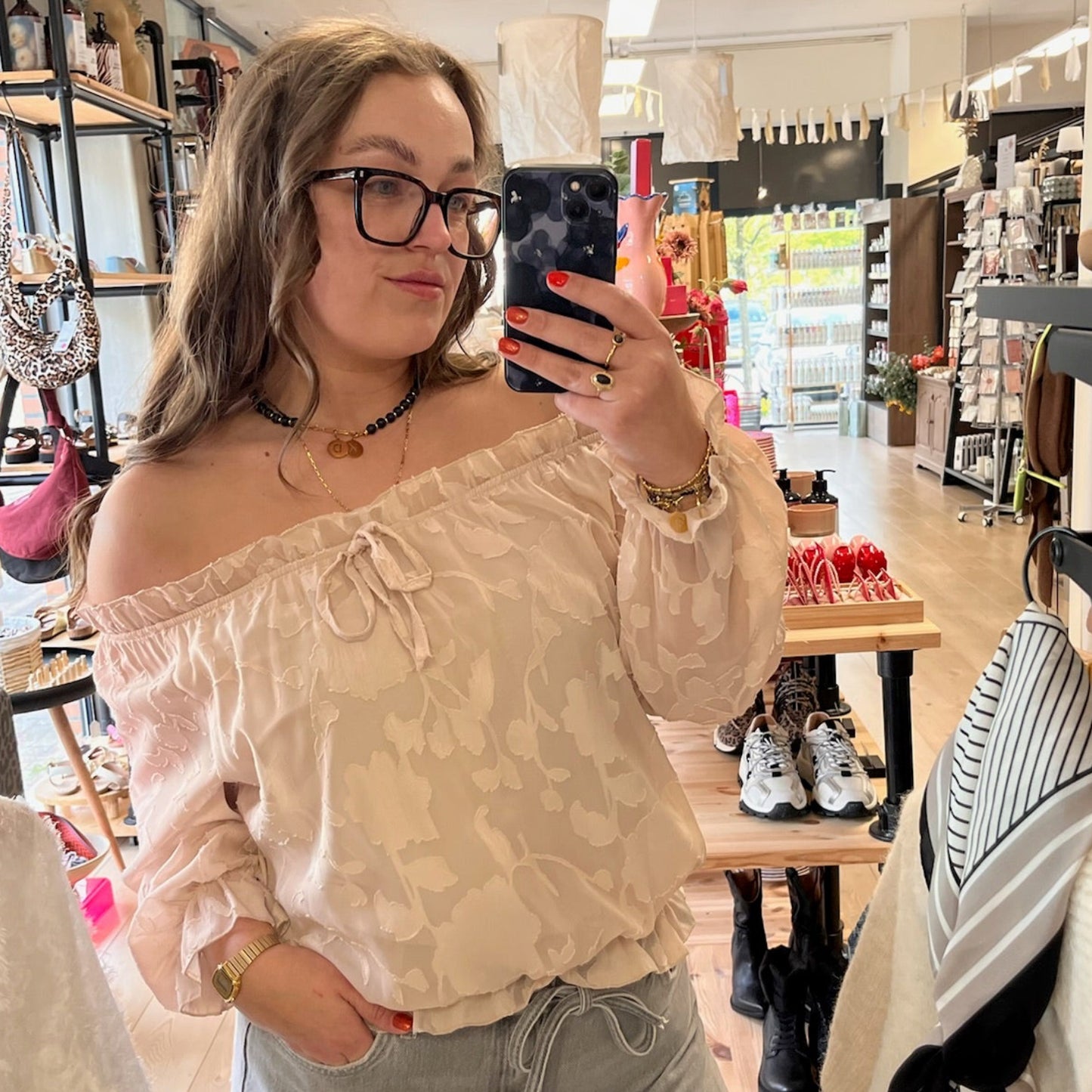 Naomi | Off shoulder | Beige