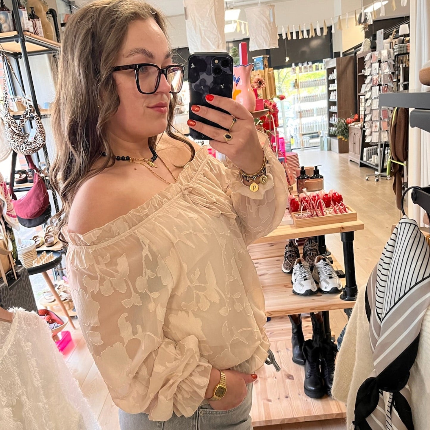 Naomi | Off shoulder | Beige1