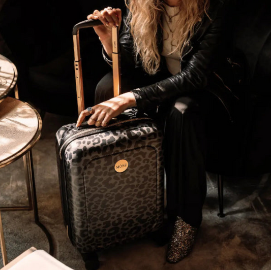 MŌSZ Handbagage Koffer | Lauren Nero Leo | 55cm | 33 liter